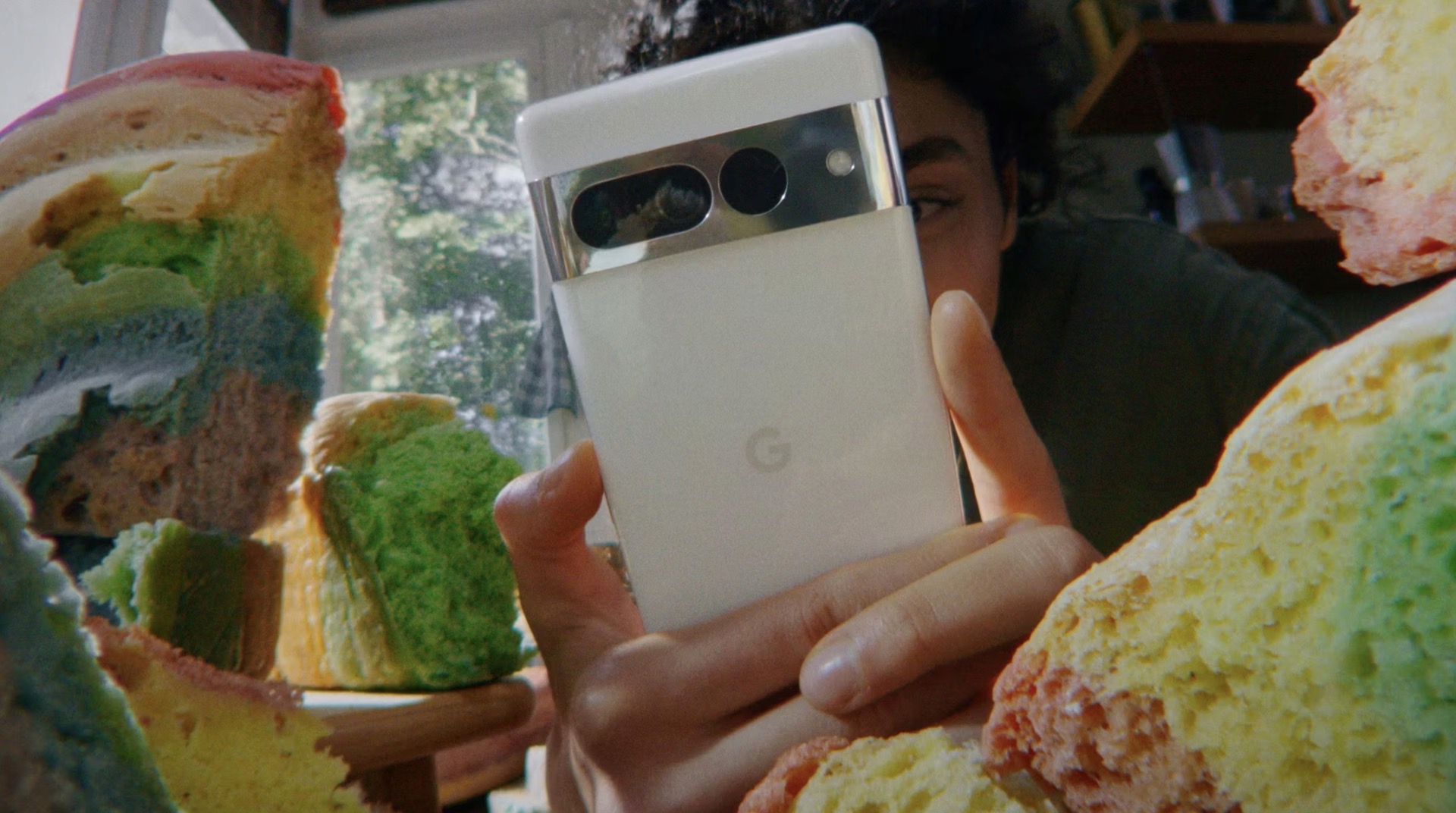Still from Google Pixel 7, Cloud Bread